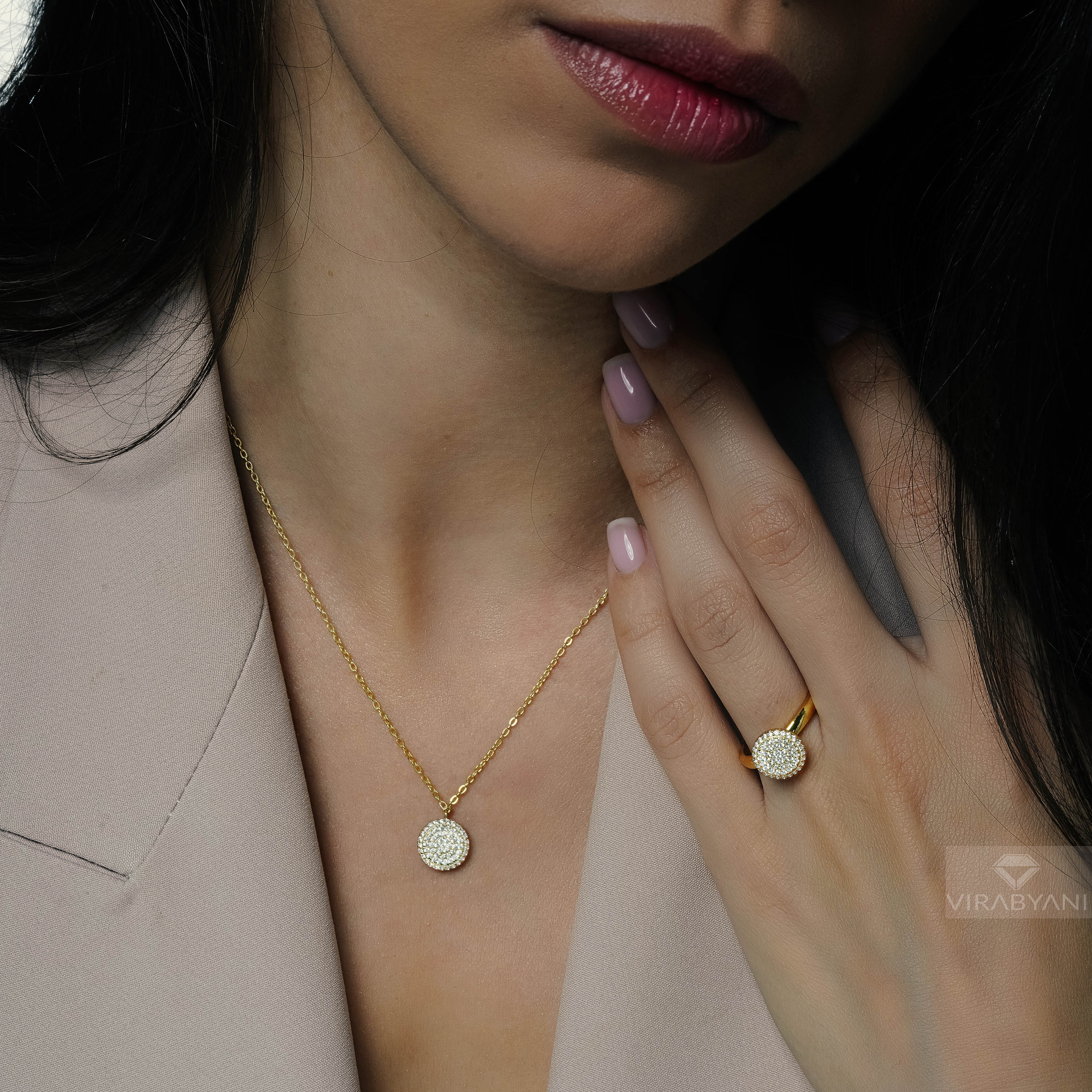 Double Sided Diamond & Sapphire Round Shaped AMoré Pavé Necklace