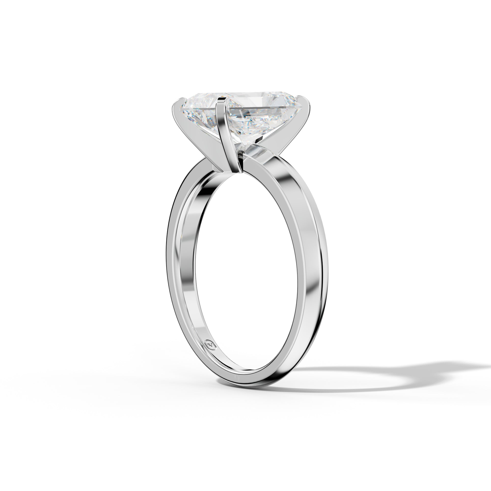 Nia Round Diamond Engagement Ring