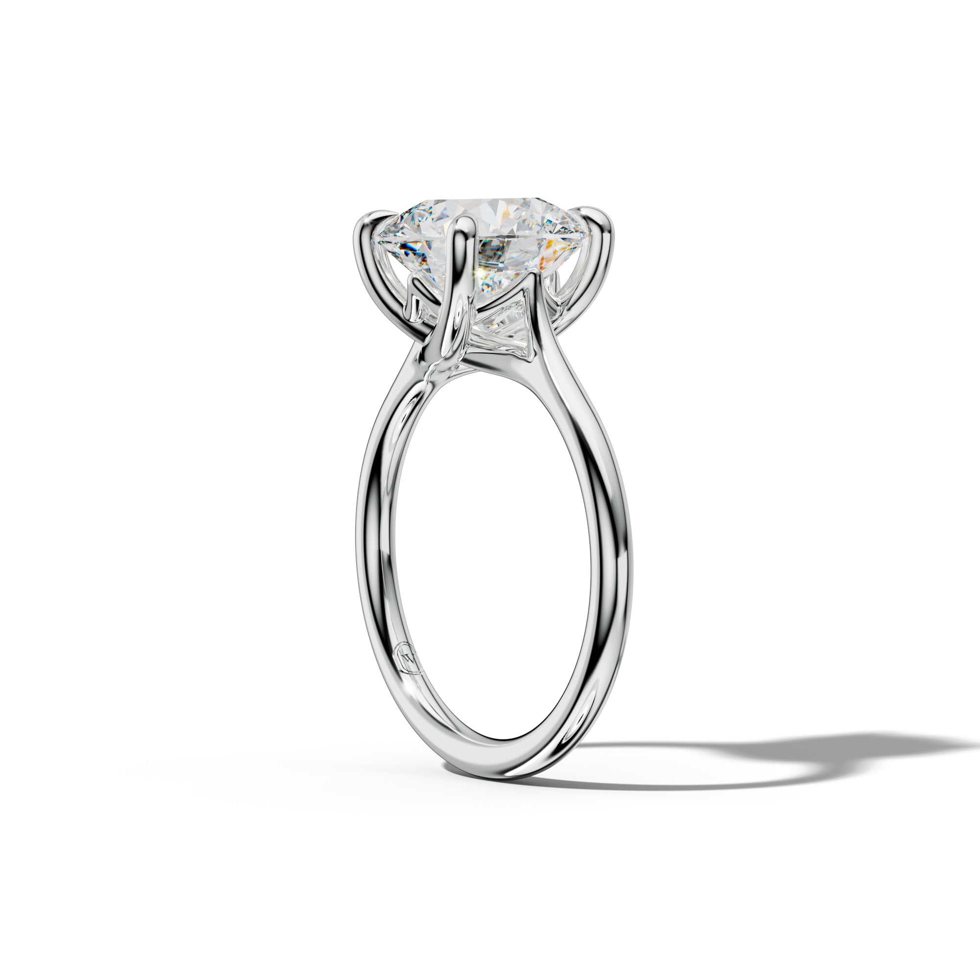 Yuna Round Diamond Engagement Ring