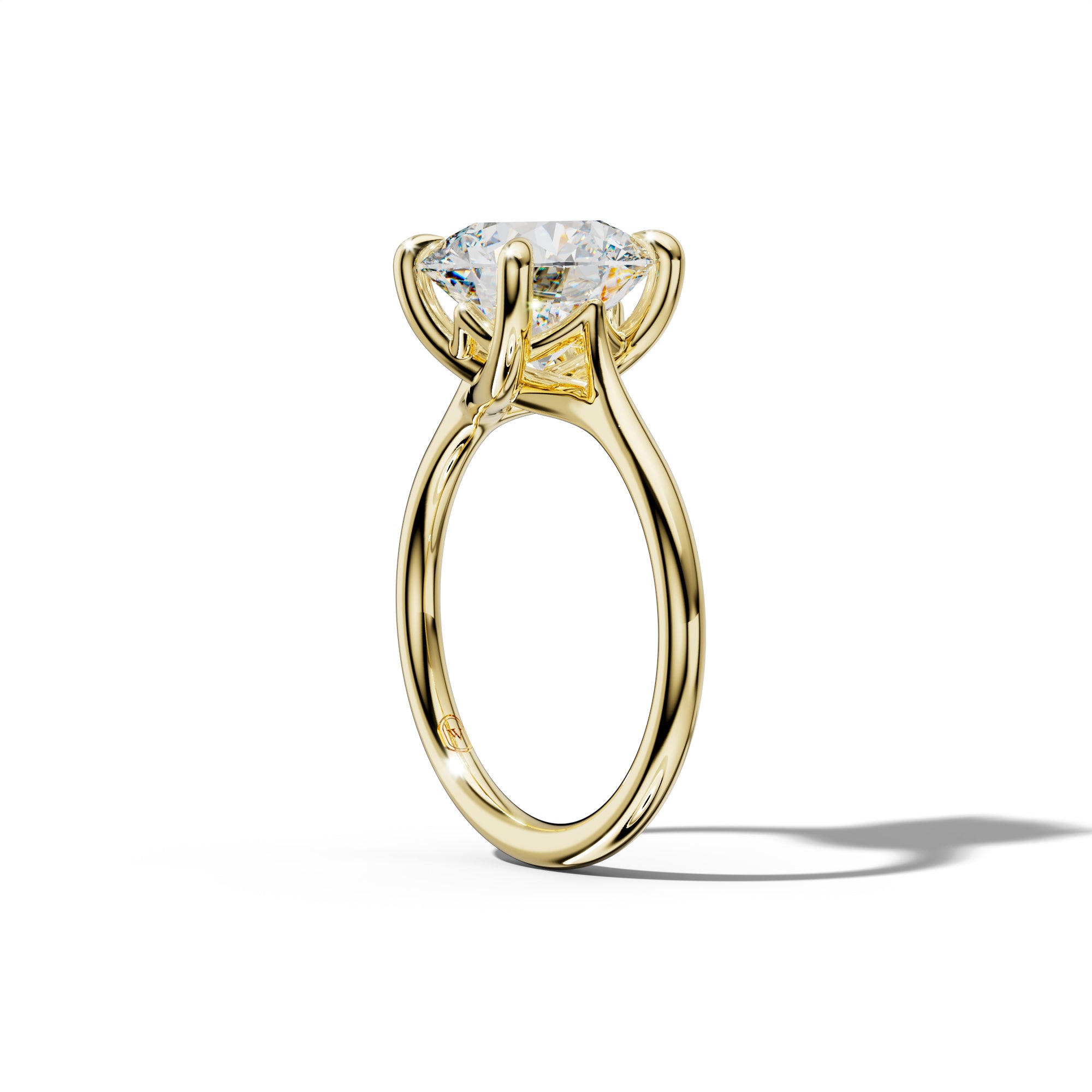 Yuna Round Diamond Engagement Ring