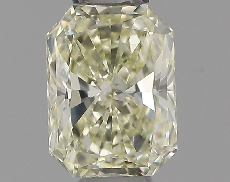 0.31 Carat L-VVS2 Radiant Cut Diamond