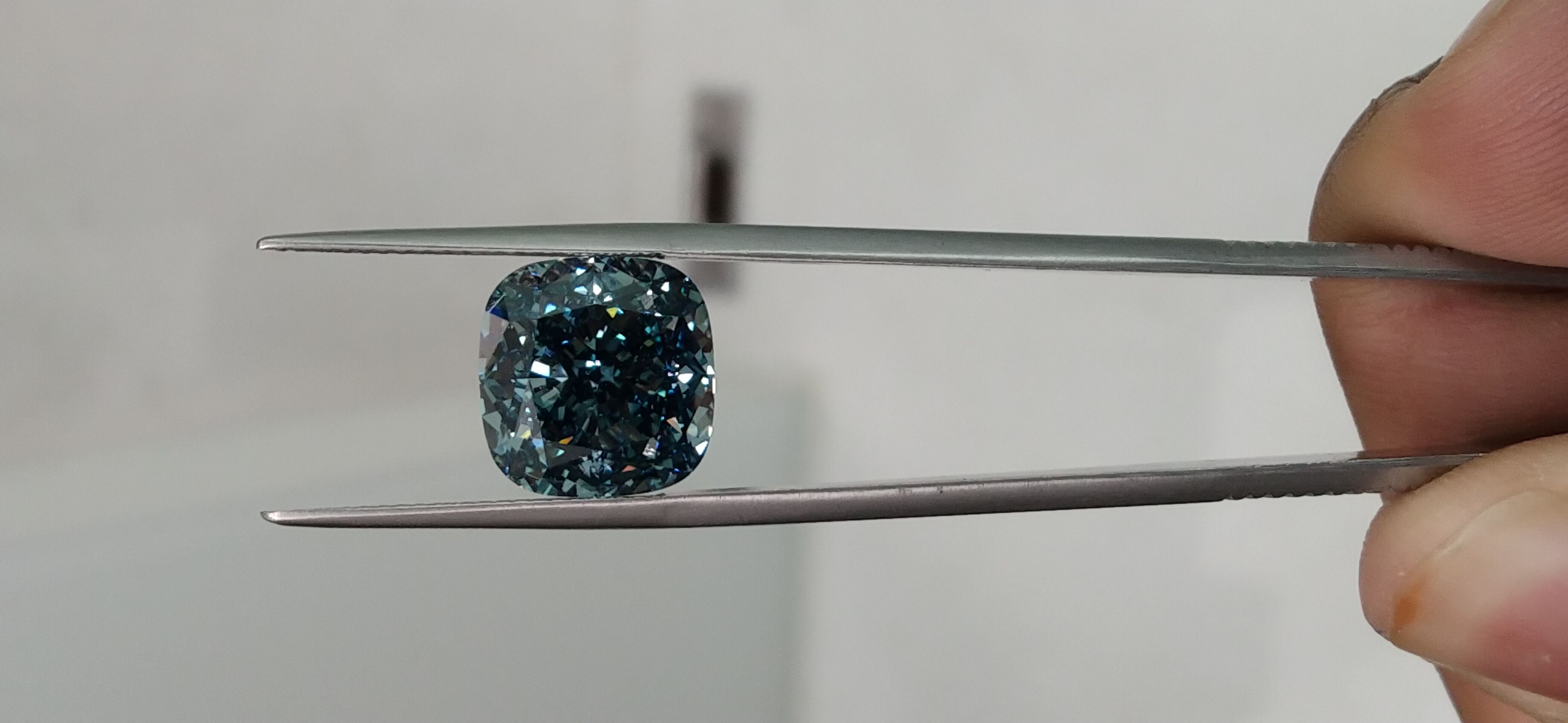 7.01 Carat Round Cut Fancy Blue