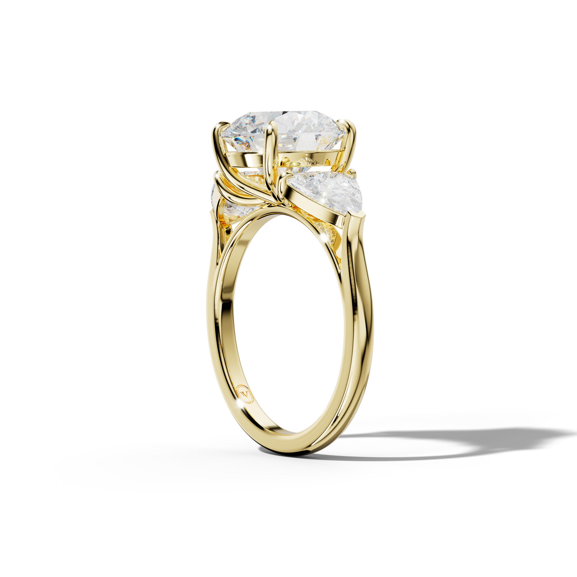 Ivy Round Diamond Engagement Ring